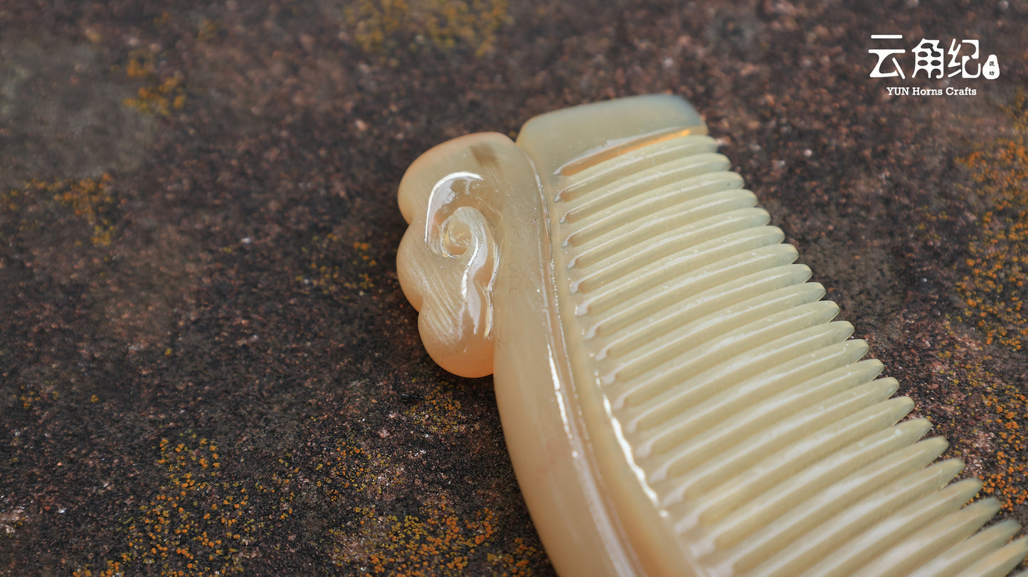 Exquisitely Carved Horn-Handled Comb-Tiger寅虎精雕手柄梳