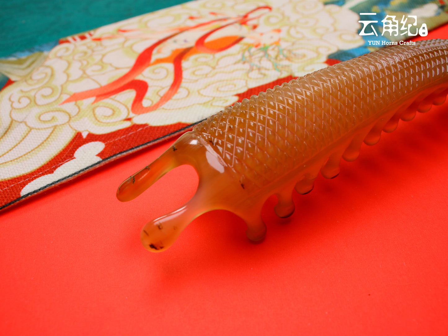 Buffalo horn massage comb白水牛角按摩狗