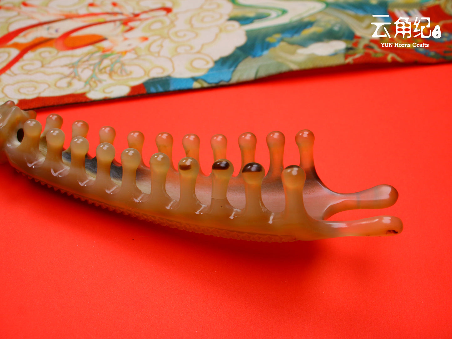 Buffalo horn massage comb白水牛角按摩狗