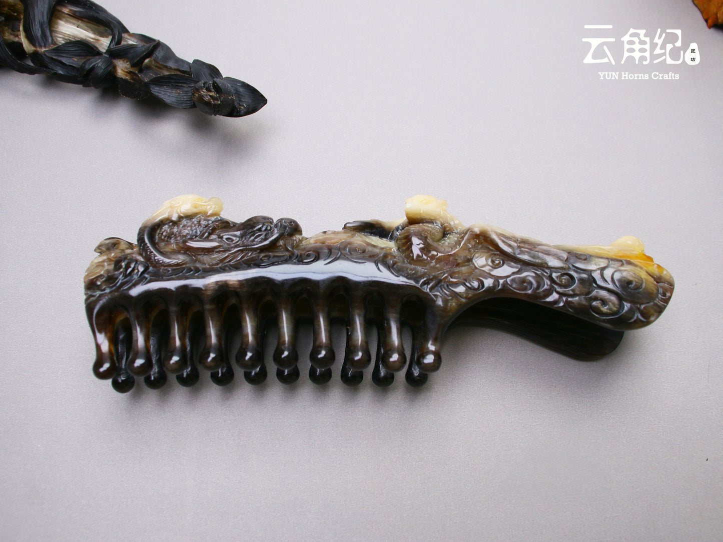 Chinese Four Divine Beasts Dual-Row Massage Comb – Premium Goat Horn斗羊中华四神兽双排按摩梳