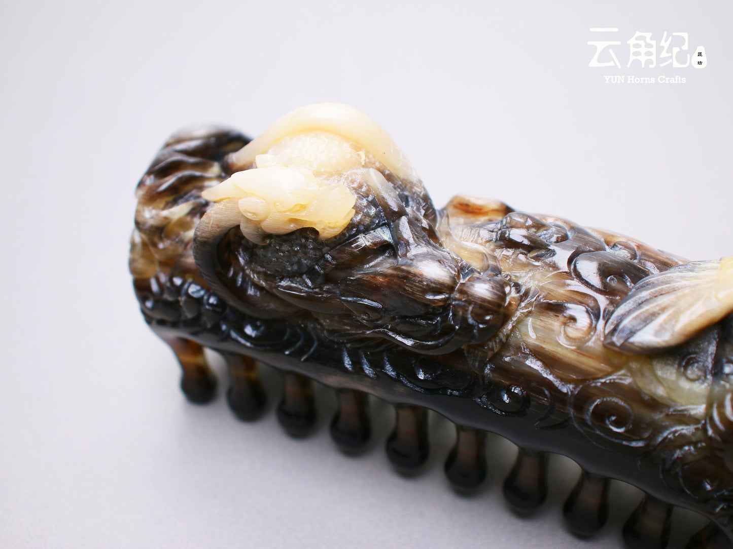 Chinese Four Divine Beasts Dual-Row Massage Comb – Premium Goat Horn斗羊中华四神兽双排按摩梳