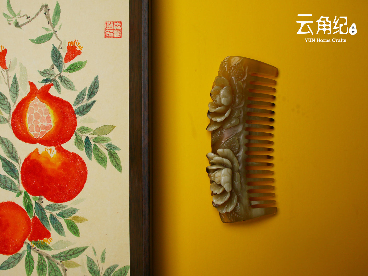 Peony Moon Comb - Handcrafted Elegance精雕牡丹花半月梳