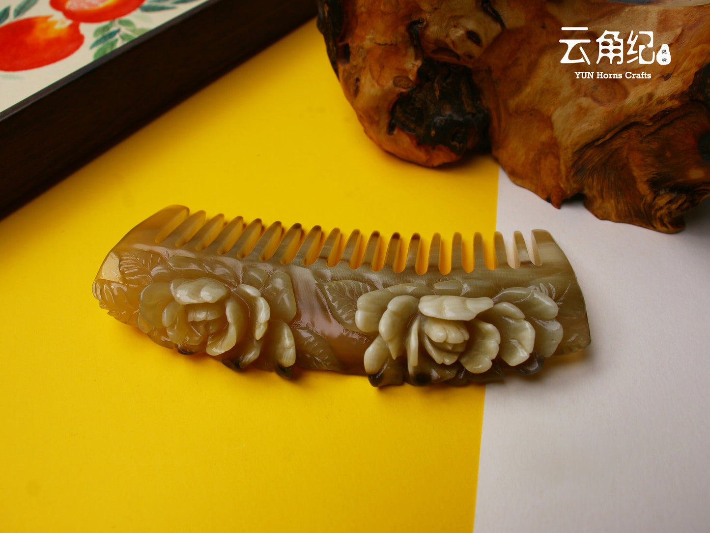 Peony Moon Comb - Handcrafted Elegance精雕牡丹花半月梳